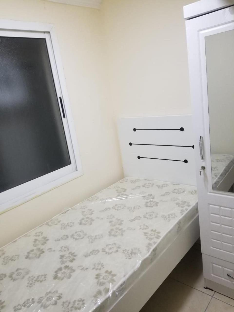 Partition Rooms In Hotel Apartment Dubai Eksteriør bilde